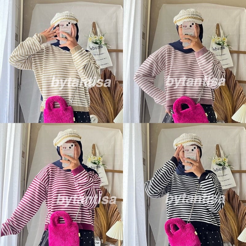 AFI - EC - RJT Sweater Crop Rajut Stripy