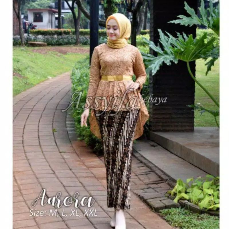 IndahKebaya • SETELAN KEBAYA INDAH BROKAT / KEBAYA PINGGANG SABUK PITA / KEBAYA AURORA PINGUIN / KEBAYA WISUDA BROKAT ROK PLISKET BATIK KEKINIAN / PAKAIAN BAJU WANITA MUSLIMAH MODERN / MOCCA COKSU HITAM DUSTY PUTIH SILVER NAVY MAROON GOLD