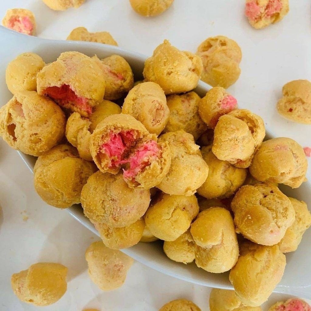 

KUE SOES STRAWBERRY 50gr LUMER CAMILAN KILOAN