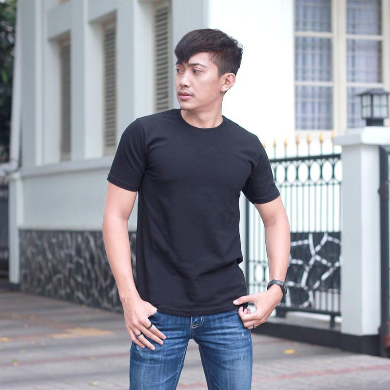 Kaos Polos Distro Pria T-shirt Lengan Pendek Bahan Premium Cotton Combed 30s Original