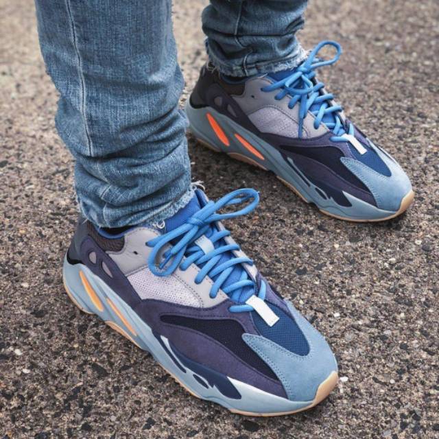 blue carbon yeezy 700