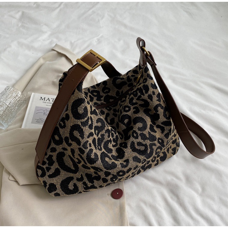 TFT AX200255 92913 AX913 T36 B2429 E4543 C1013  (1 KG MUAT 2) TAS SELEMPANG KERJA IMPORT TOTEBAG PREMIUM CEWEK LEOPARD TERBARU 2022 TAS BATAM