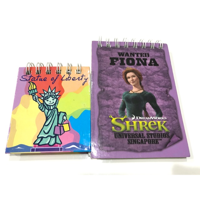 

Notepad Shrek dari Universal Studios Singapore dan Statue of Liberty dari New York