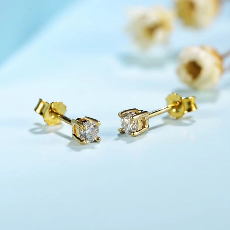 Anting Moissanite, anting tusuk moissanite