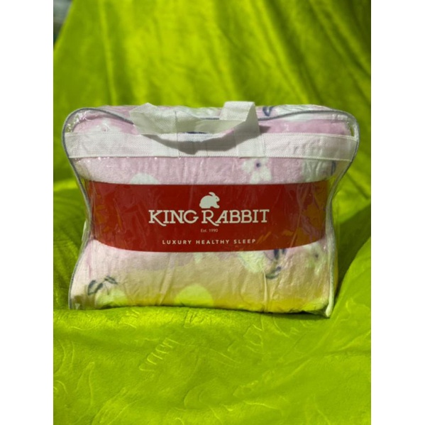 King Rabbit Thermal Blanket Selimut Fleece Motif Cherry Pink