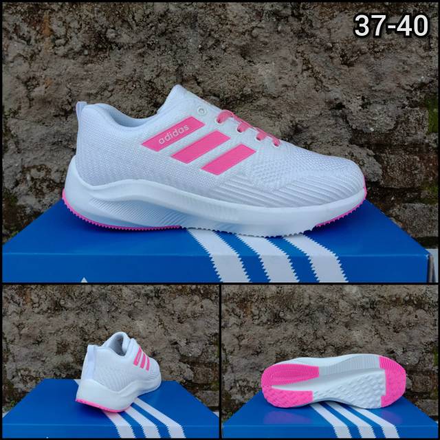 Adidas woman sepatu olahraga