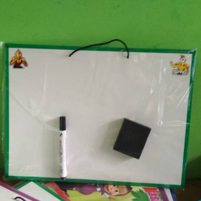 

Papan tulis white board uk 30x40 motip laki laki/papan tulis anak/white board anak kecil/papan putih