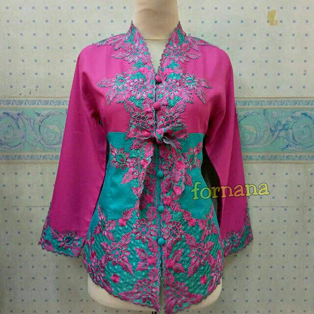 Kebaya bordir lengan panjang