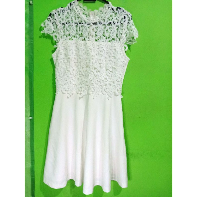 Preloved Dress Putih
