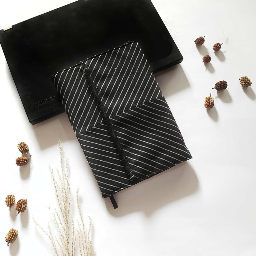 

NOTEBOOK A5 + POCKET / Buku Diary / Planner /Buku Agenda / Buku Catatan / Buku Journal - L Langking