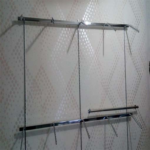 Display Baju Ala Distro,  2 meter Display dengan hanger suling
