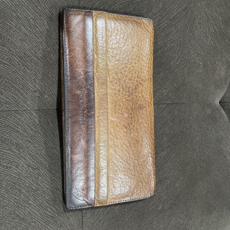 DOMPET PRIA HUSH PUPPIES ORIGINAL ( preloved / bekas ) dompet cowok