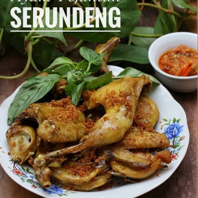 

Ayam pejantan serundeng