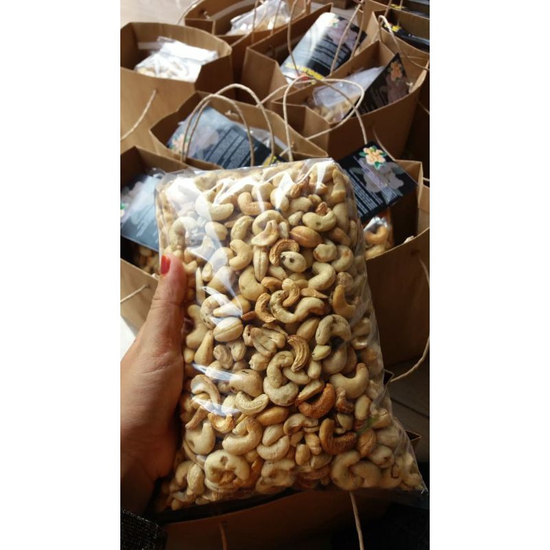 

Mete sulawesi / kacang mete / mete mentah / mete kress