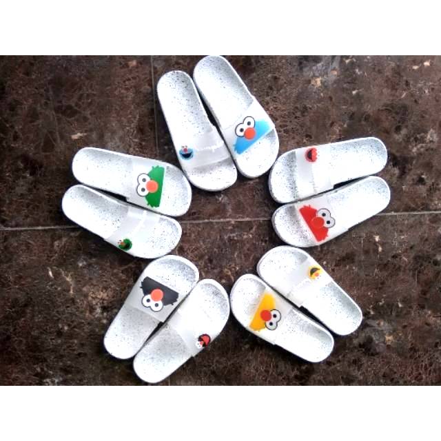 NILDA collection Sandal Elmo Anak Karakter Timbul Sol NILDA collection Sandal Elmo Anak Karakter Timbul Sol