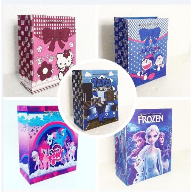 

Paperbag ultah karakter uk.20x10x25