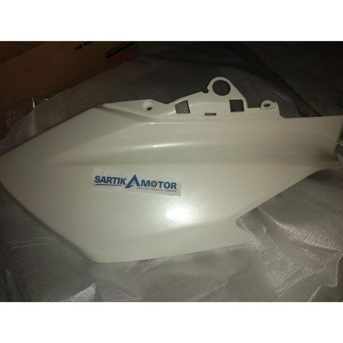 Cover Lampu Depan Original Body Cowling Kanan Yamaha Nmax