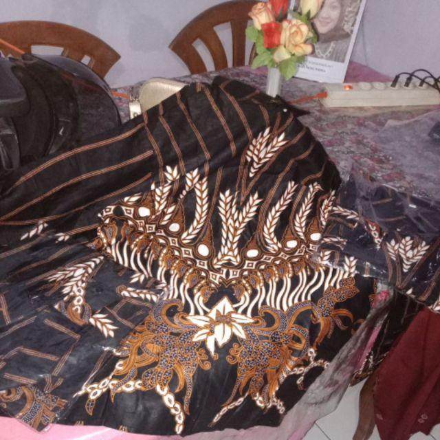 Kemeja Batik Lengan Panjang Berbagai Motir Terlaris