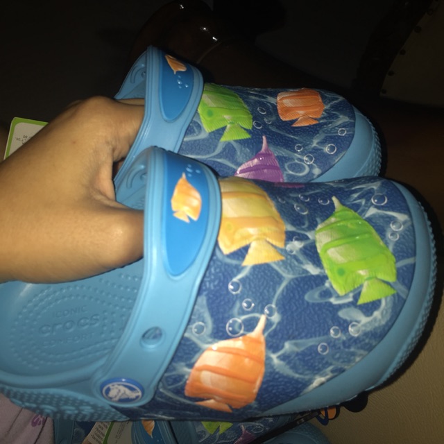 c4 crocs size