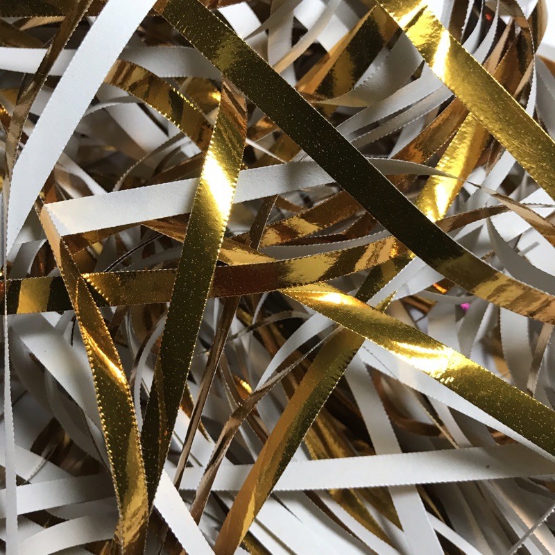 

Shredded Paper / Gift Box Filler / Straight Cut / Kertas Potong Cacah Serut / Metalic Gold 80g