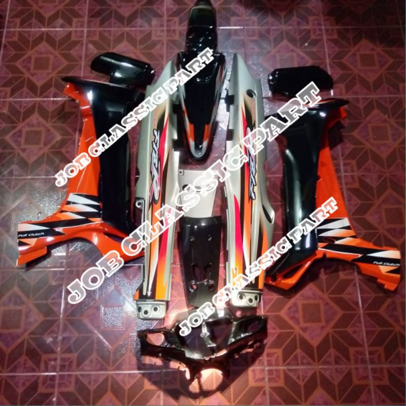 COVER BODY BODI FULL SET YAMAHA FIZR F1ZR WARNA HITAM SILVER ORANGE