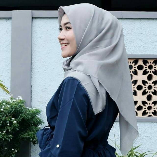 Jilbab SAUDIA ANSANIA
