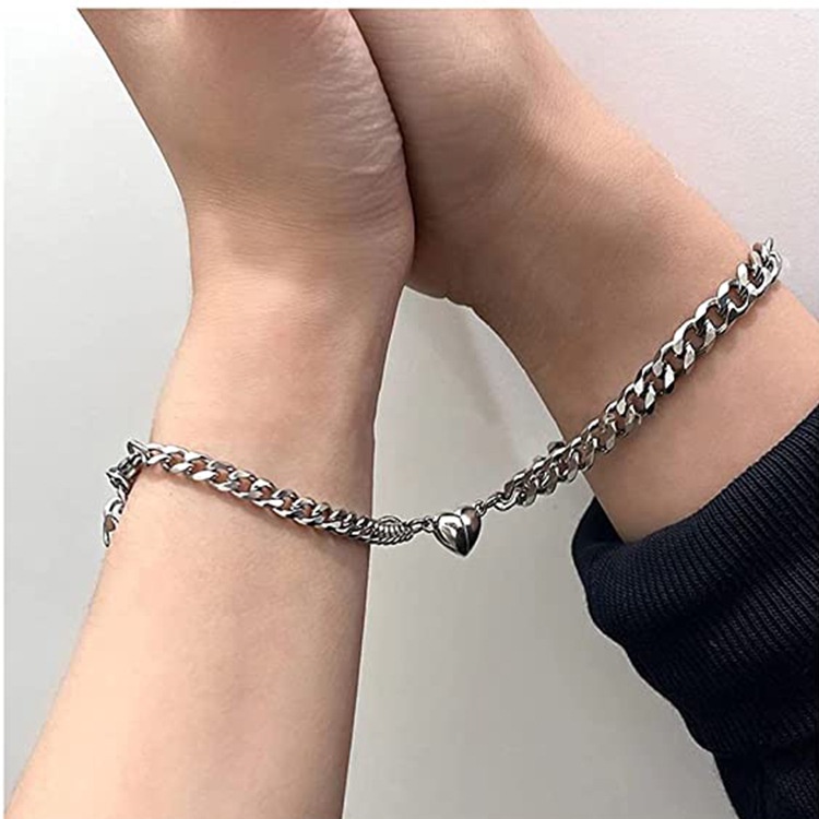 2 In 1 Gelang Rantai Liontin Hati Magnetik Bahan Titanium Steel Warna Silver Untuk Pria Dan Wanita