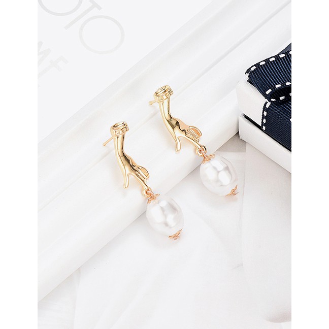 LRC Anting Tusuk Fashion Gold Zinc Alloy Hand Palm Earrings F69377