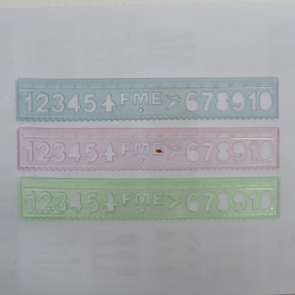 

PENGGARIS 18CM #41140 Penggaris Plastik 18cm Fleksibel