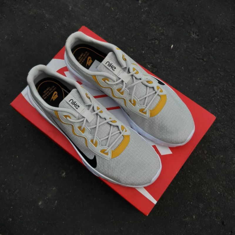 SALE NIKE EXPLORE STRADA LIGHT BONE