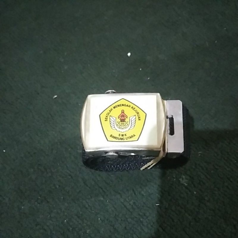 

Sabuk Sekolah Resin