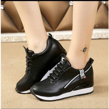 Sepatu Kuliah Kerja Santai Jalan-Jalan Casual Wanita Cewek Remaja Abg Kekinian Slop Karet Pink