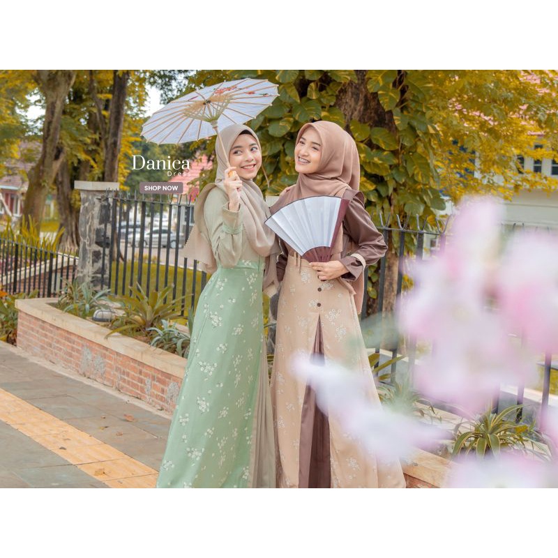 JILBRAVE Danica Dress Dengan Motif Bunga Manis Ala Jepang