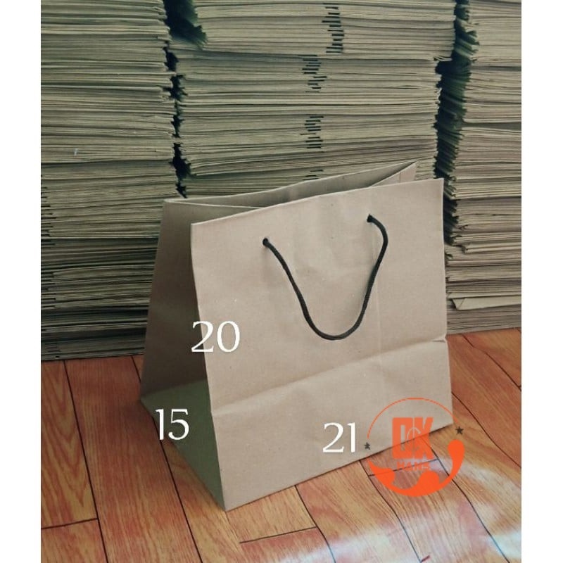 

Paperbag/Tas kertas...Ukuran 21x15x20