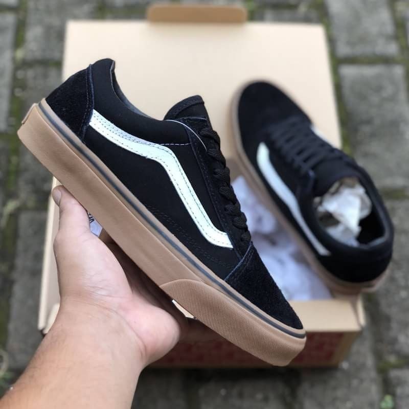 black vans gum sole