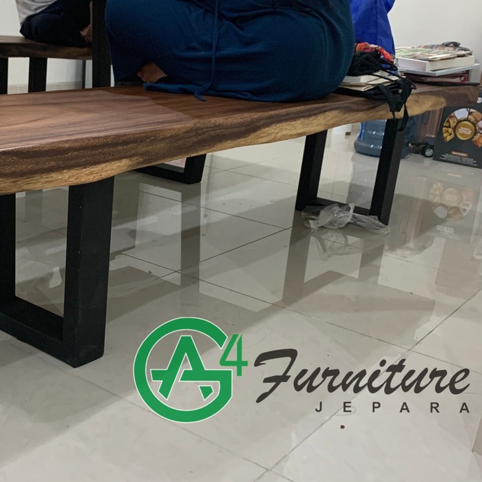 Bangku Bakso Panjang Kaki Besi Hitam - Kayu Trembesi