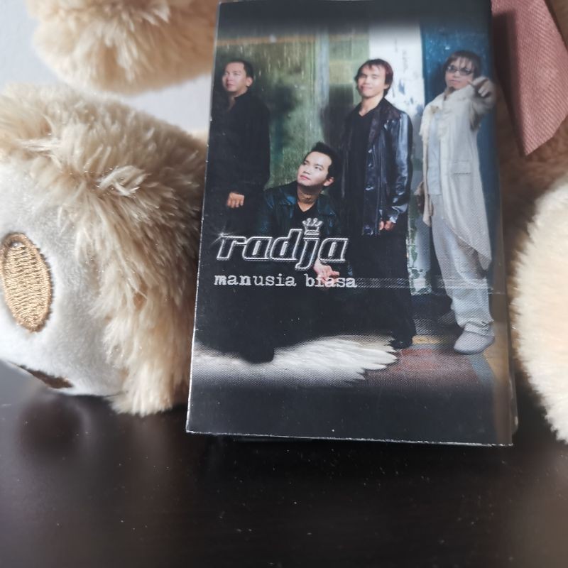 KASET RADJA - MANUSIA BIASA