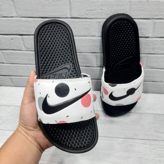 Sandals nike motif || for women