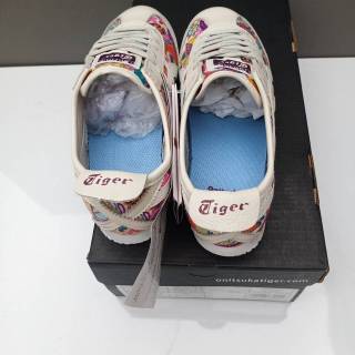  Onitsuka  tiger  mexico 66 pitaya white Shopee Indonesia 