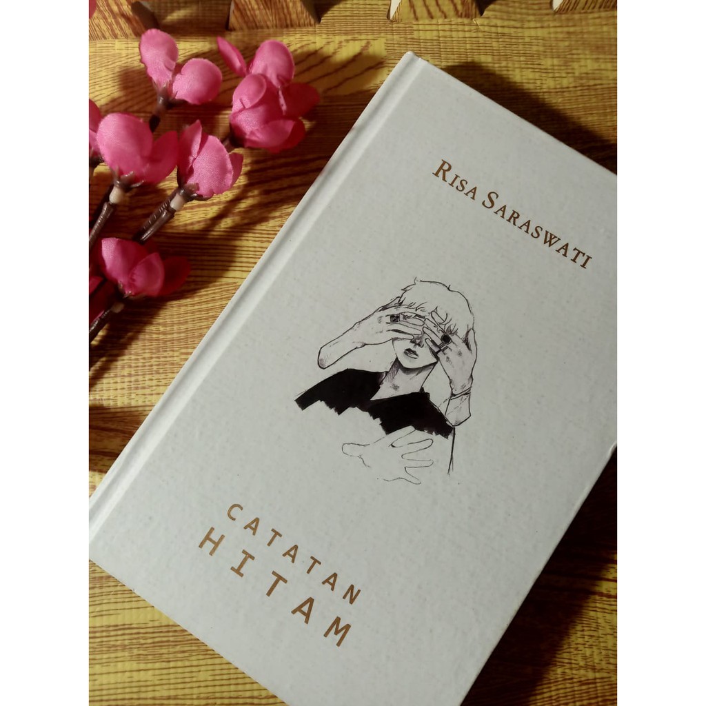 Catatan Hitam Risa Saraswati