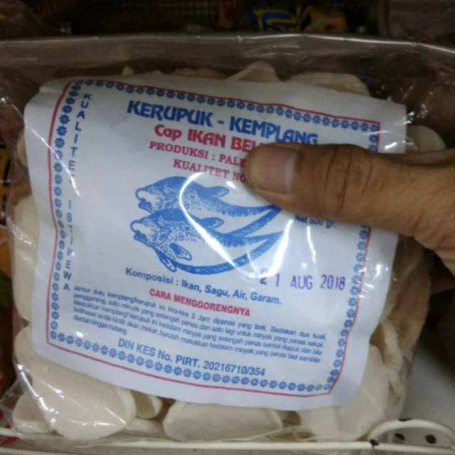 

Kerupuk Kemplang Khas Palembang Asli