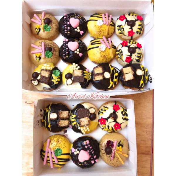 

Donat Ultah / Anniversarry Aurel 12pcs