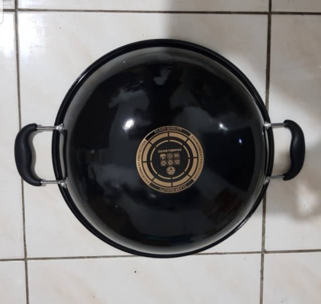 Wajan Enamel Hitam 36 cm merk PS. Kuali Hitam