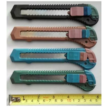 

PROMO 4 Pcs Cutter Serbaguna Besar - Alat Potong Bahan Kain / Kertas