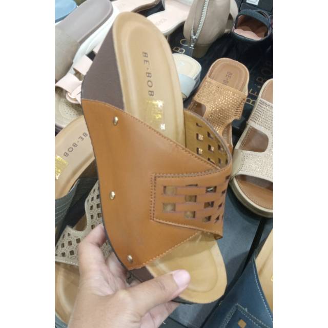 Sale 195ribu saja sendal wedges  wanita  merk  branded Be 