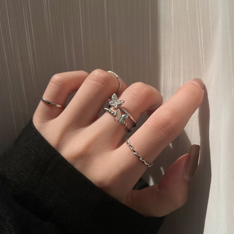 Set Cincin Model Terbuka Dapat Disesuaikan Warna Silver Gaya Korea Punk Untuk Wanita