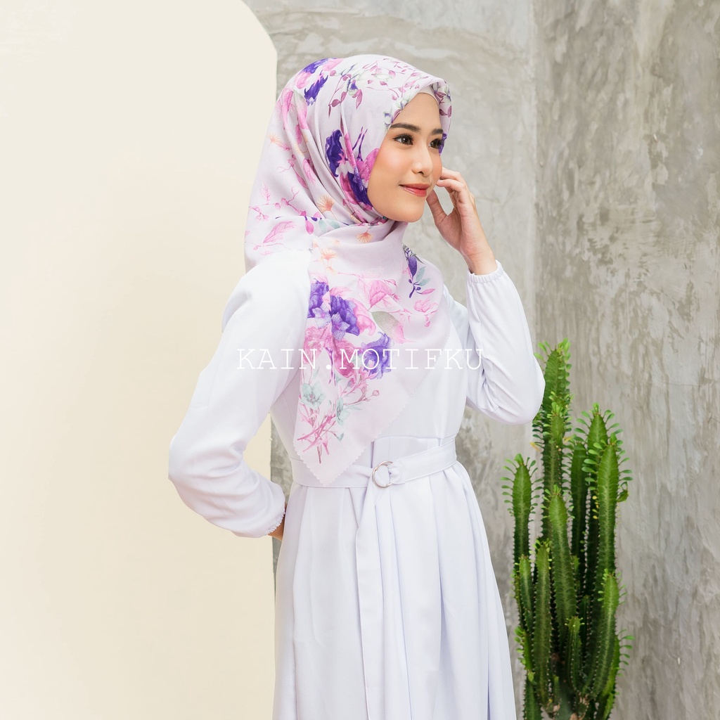 JILBAB MOTIF HIJAB SEGIEMPAT VOAL MOTIF PREMIUM JILBAB PRINT LASERCUT KERUDUNG SEGIEMPAT MOTIF MURAH-Bree Lilac