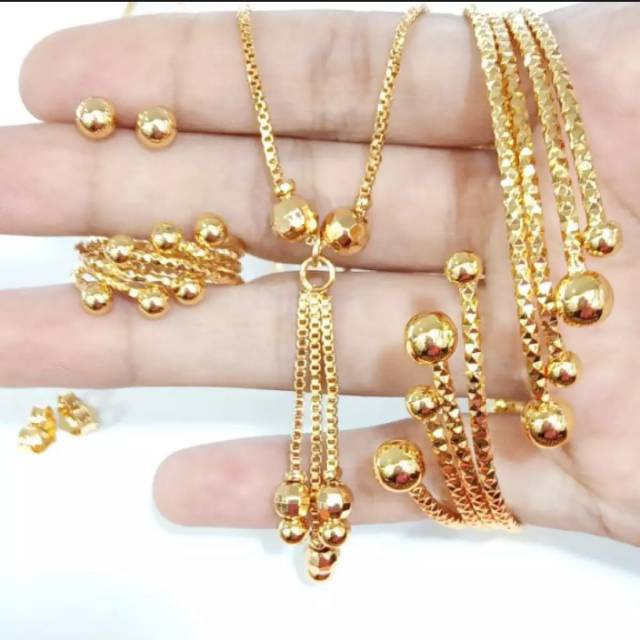 Kalung satu set perhiasan set rumbai wanita gold lapis emas 18k