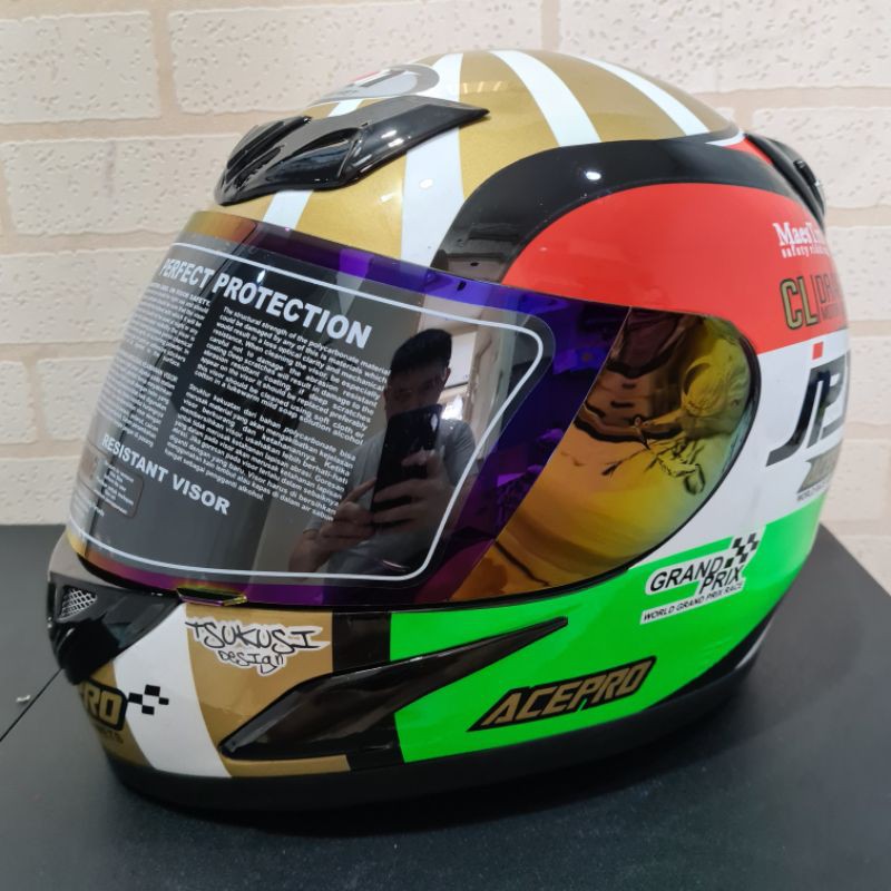Helm JPN fullface acepro 01 hitam gloss list gold