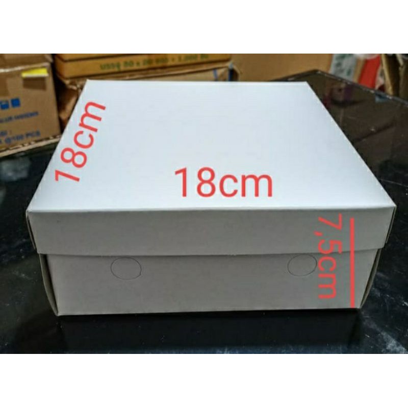 

dus nasi bok nasi box makanan polos tebal 18x18 350grm